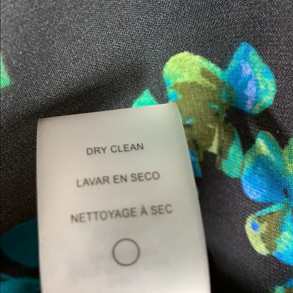 Calvin Klein Botanical Print Top size Medium - Picture 7 of 8